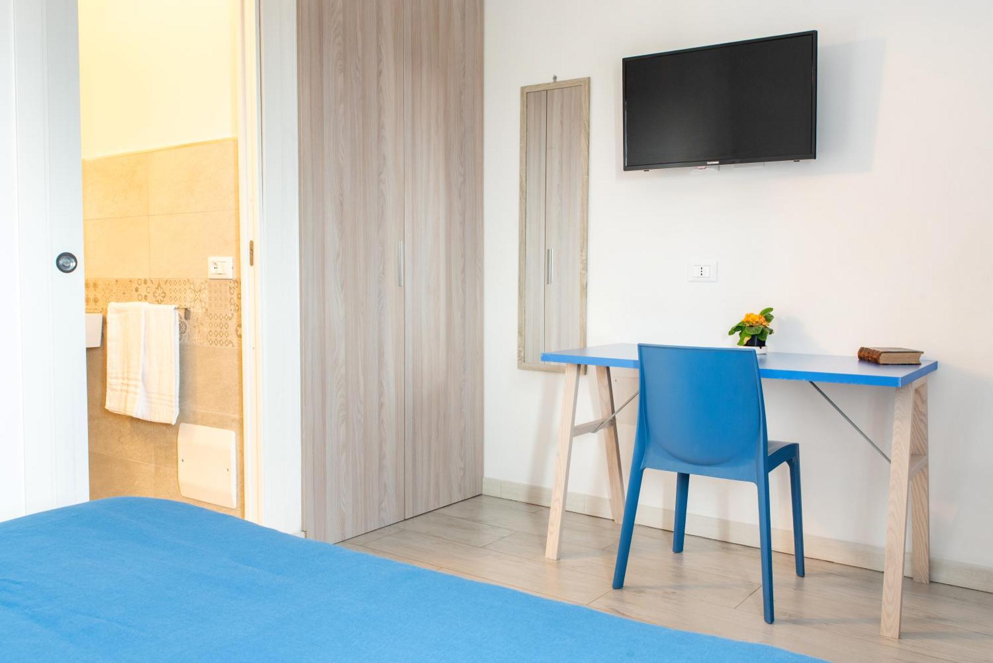 Bed & Blu Hotel La Caletta Exterior photo