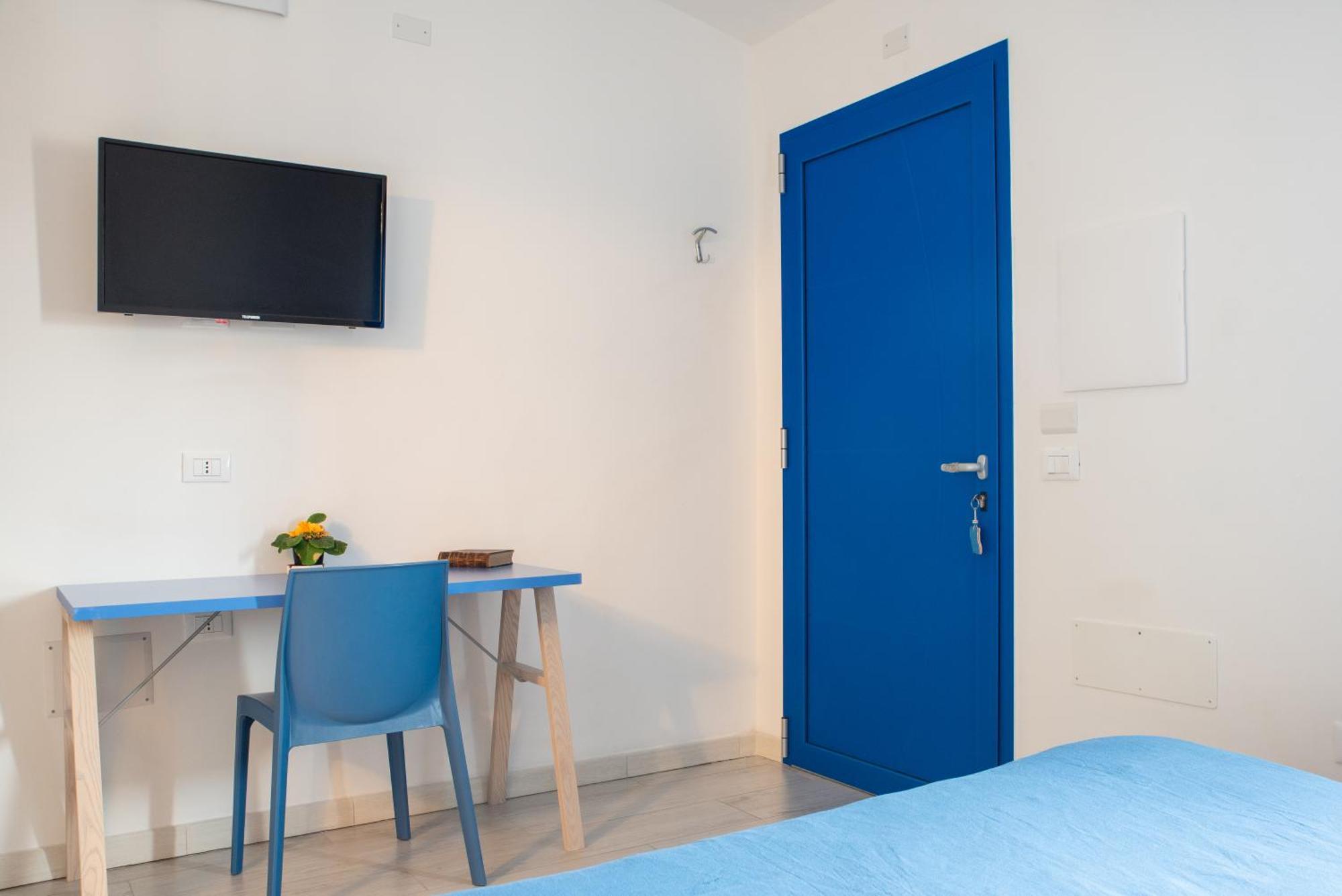 Bed & Blu Hotel La Caletta Exterior photo