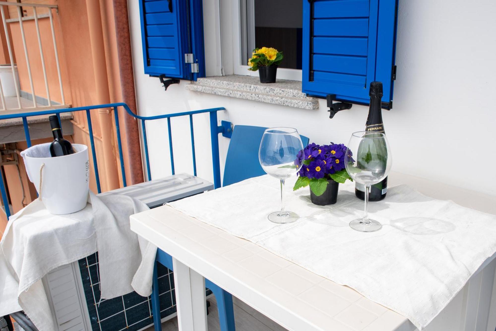 Bed & Blu Hotel La Caletta Exterior photo