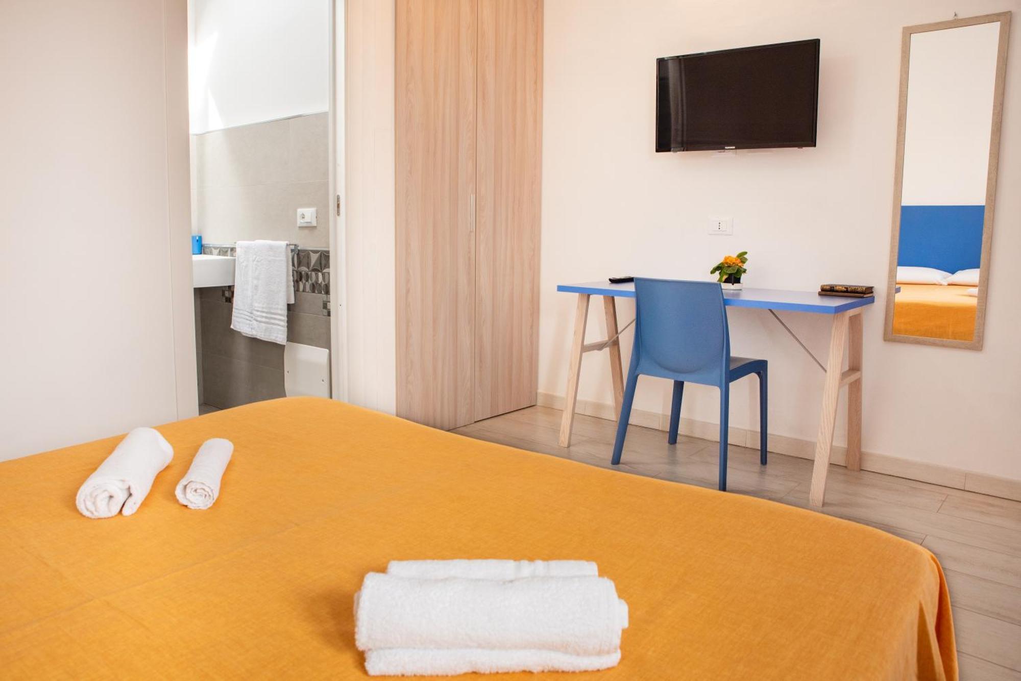 Bed & Blu Hotel La Caletta Exterior photo