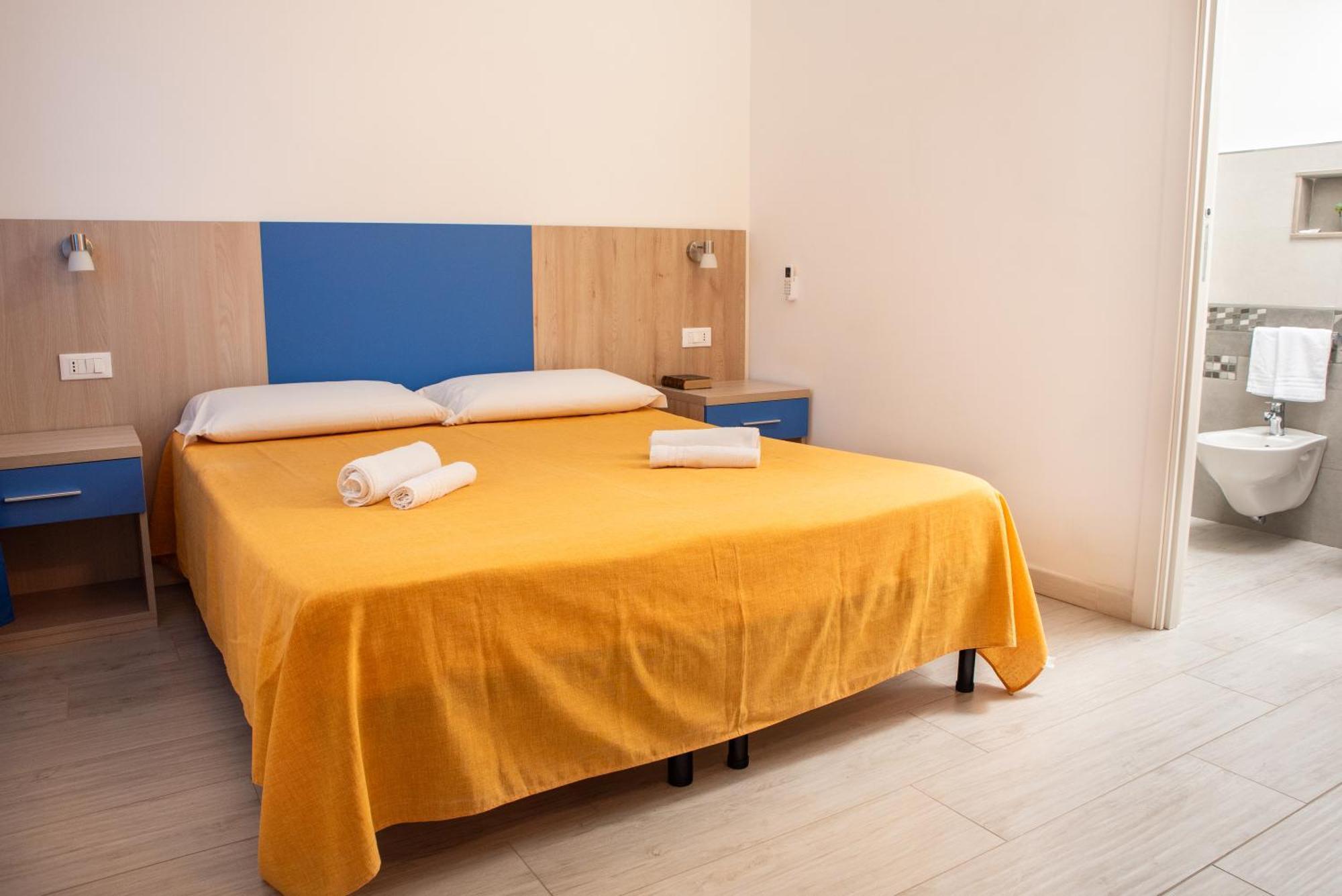 Bed & Blu Hotel La Caletta Exterior photo